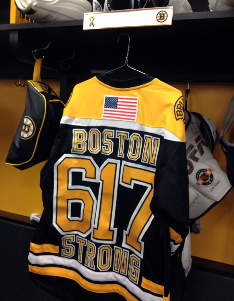 Illustration for article titled The Bruins Drop The Puck On An Emotional Night In Boston